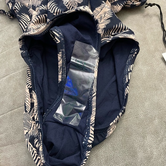 NWT Robin Piccone Chandy tie front one piece swimsuit - Picture 9 of 9